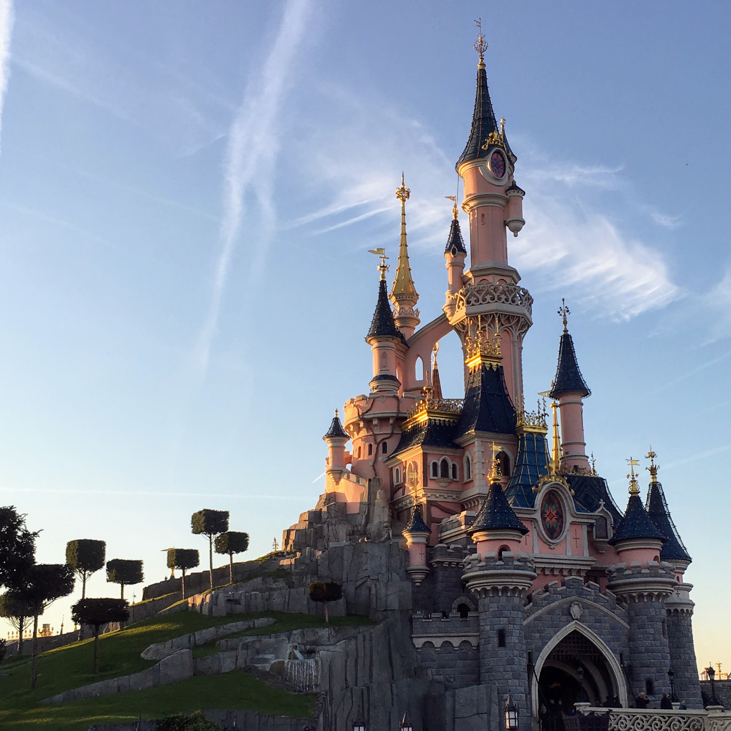 Is Disneyland Paris worth visiting? | asthejoeflies