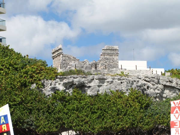 The small Mayan ruin just North of the Westin Lagunamar