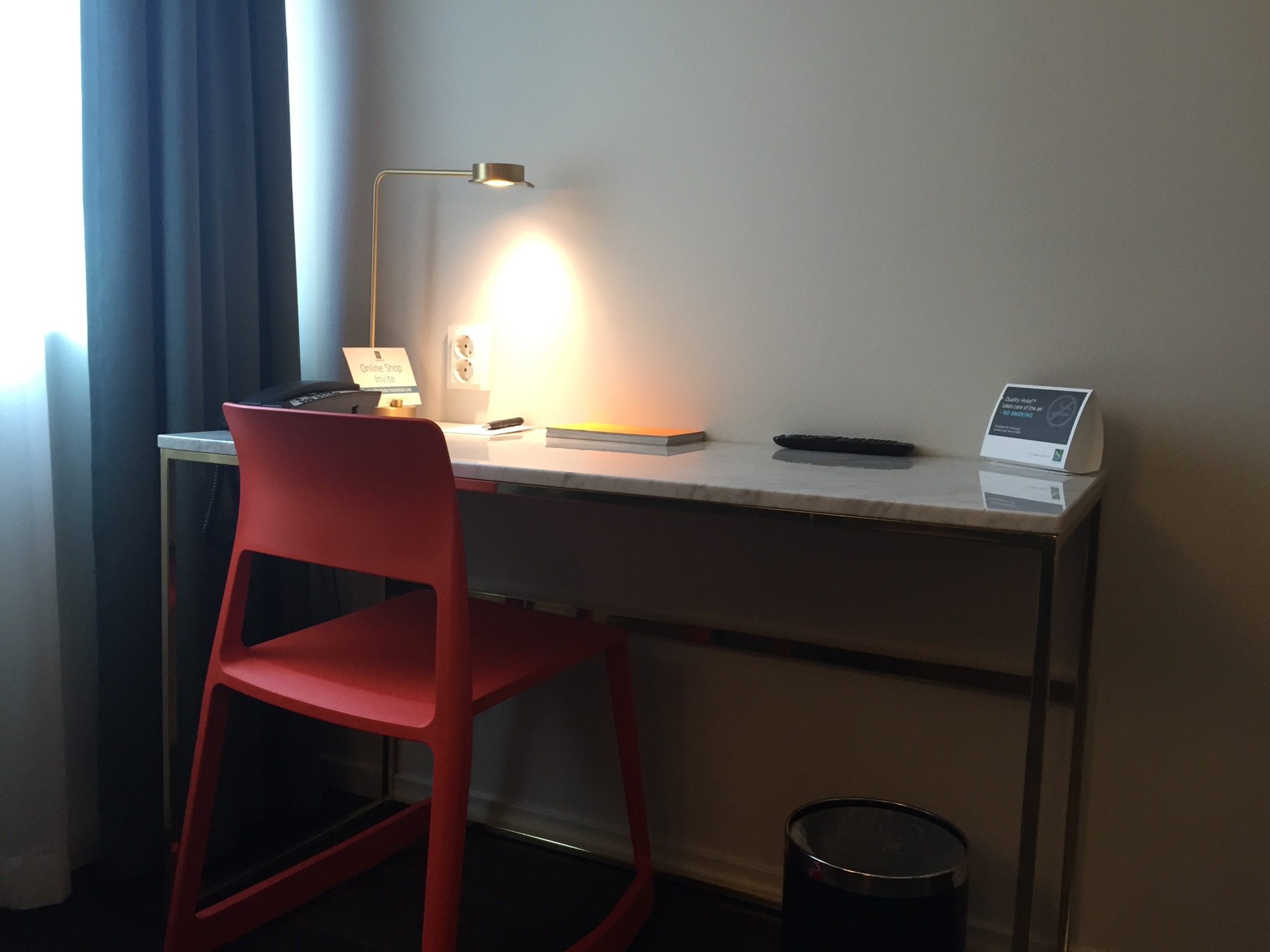 Quality Hotel Globe Stockholm Desk