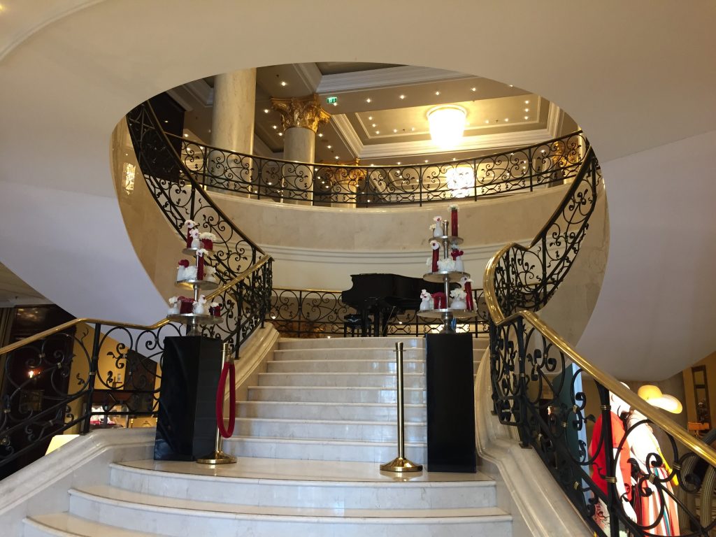ritz-carlton-berlin-staircase