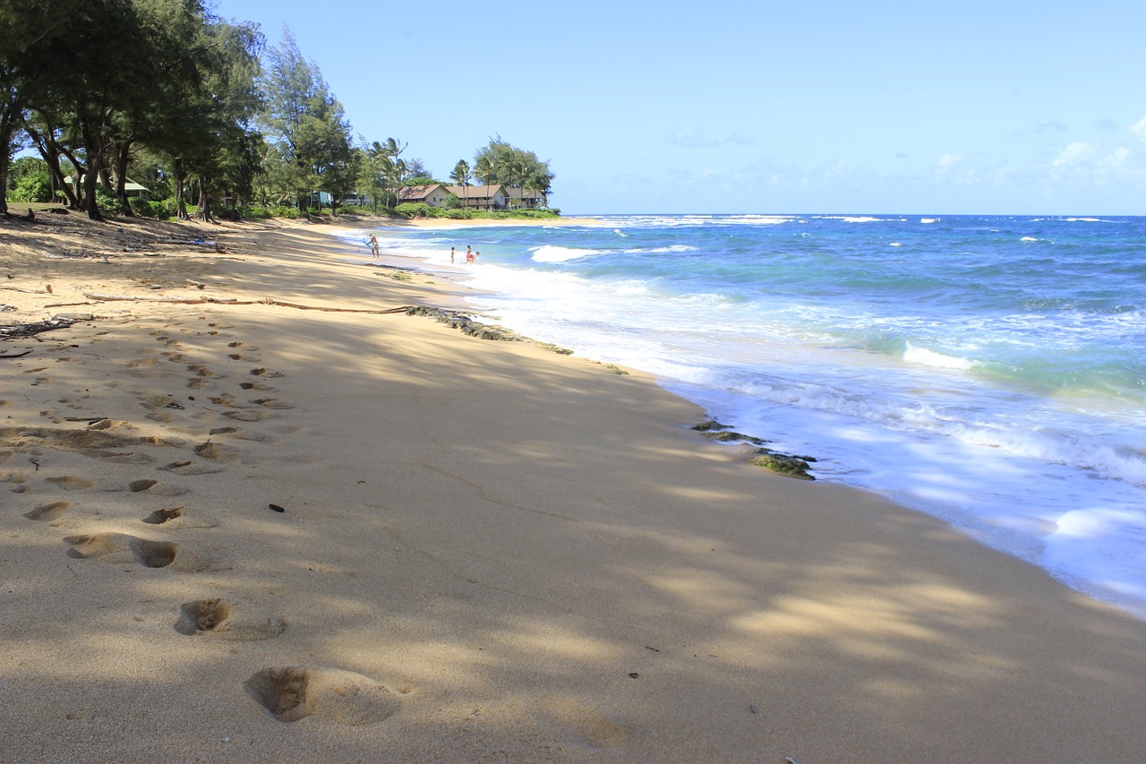 Best beaches on Kauai for babies and toddlers. Image via Pixabay
