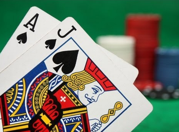 How to play blackjack card game at home