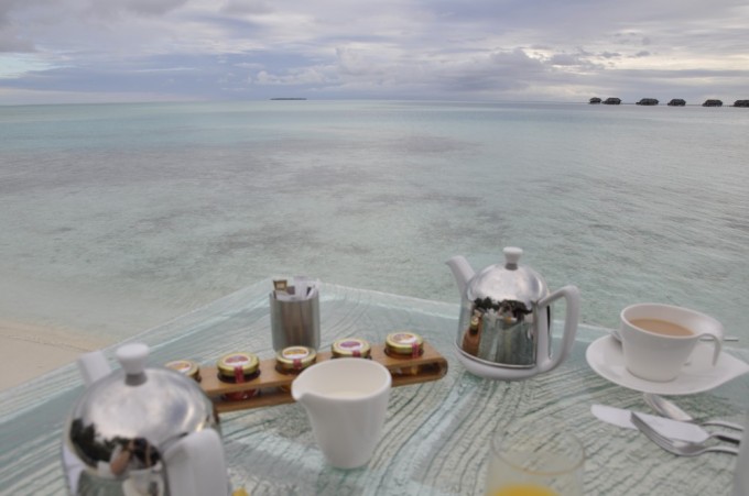 breakfast vilu maldives conrad