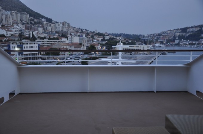 Penthouse balcony facing the rear of the ship- ideal for sailaway vistas.